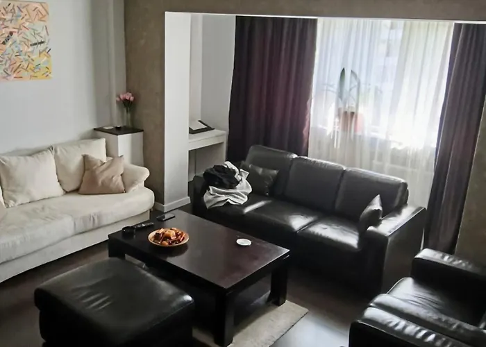 Arcom Apartments